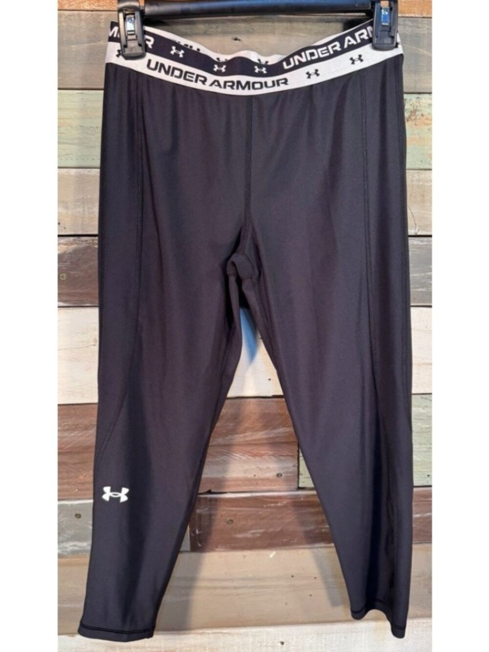 Girl's UNDER ARMOUR Logo Black Capri Leggings LARGE Gently Used